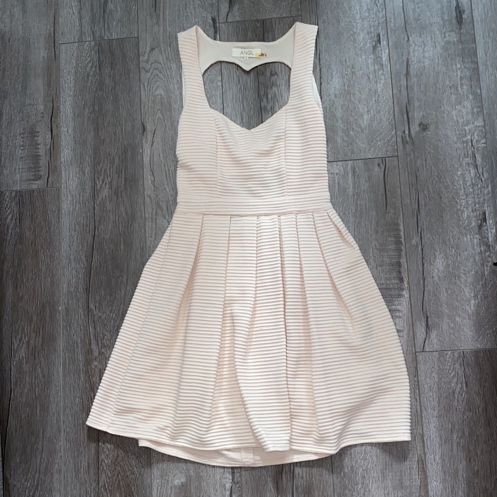 Angl Dress with Heart Open Back -Cream